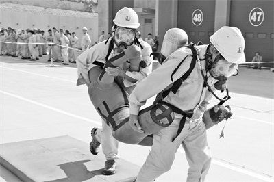 6-4 4以赛促练提技能.jpg