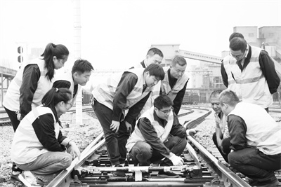 7-2 图4多样化培训提高职工业务技能.jpg