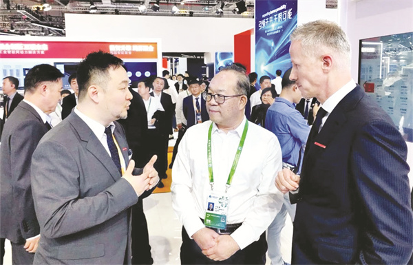 1-3 2 2， 潞安化工集团董.jpg