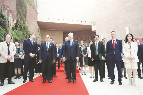 4-1 1 1 中匈国际文化交流项目.jpg