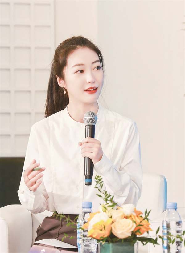 张宛诗主持.jpg