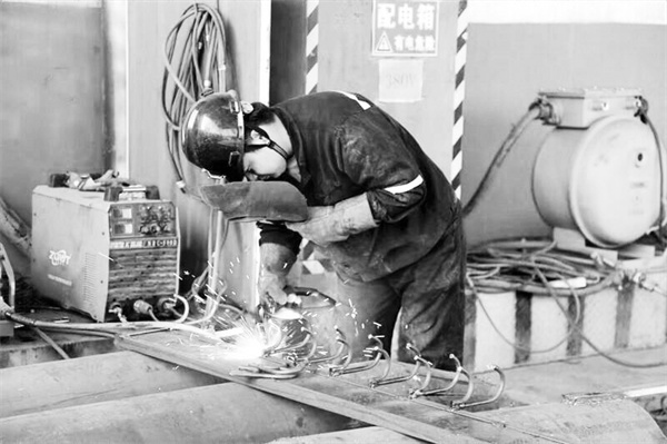 7-1 图1修旧利废，变废为宝.jpg