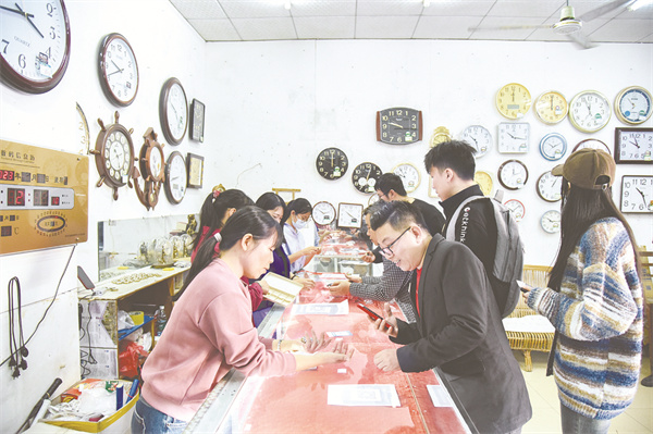 4-1 图1情怀与商机交织下老品.jpg