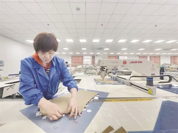 4-3 图3擦亮“潜江裁.jpg