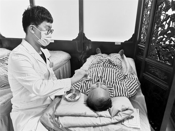 3-1 1，11月23日，在湖南中医.jpg