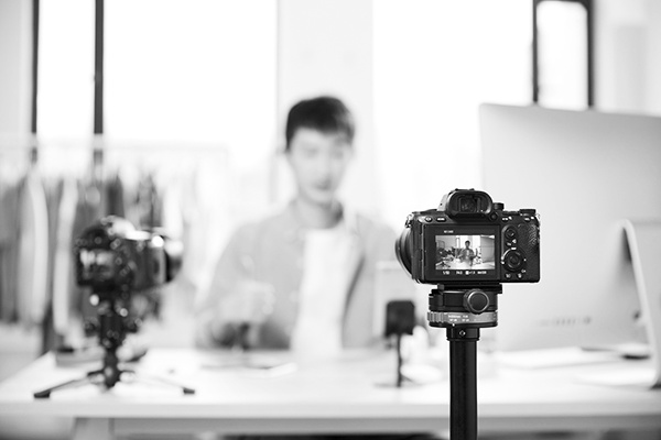 2-1 图1直播带货风向再变.jpg