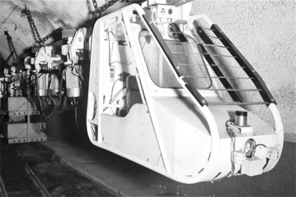 1702463709998905.jpg 7-2 2 单轨吊运输系统.jpg