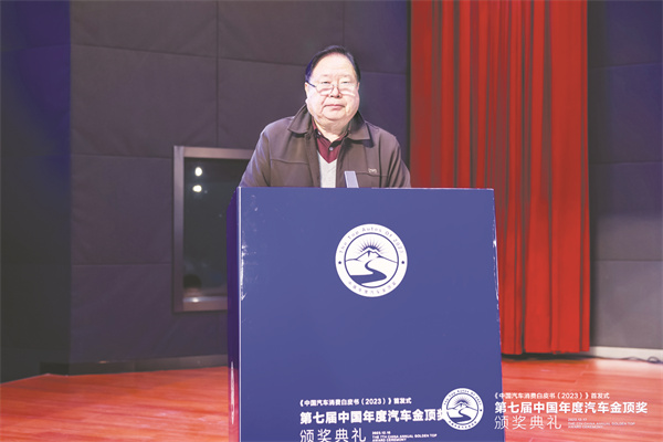 5-2 图2为黄河交通学院校长许青云.jpg