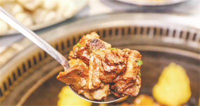 4-1 图1铁锅炖.jpg