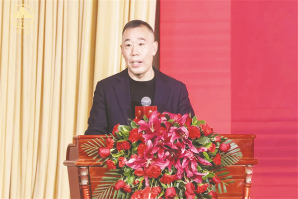 1703502025157061.jpg 4-10 2 7为北京河南企业商会会长周国允.jpg