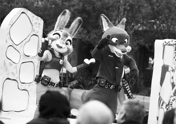 1703502580222605.jpg 3-2 2,12月19日,在上海迪.jpg