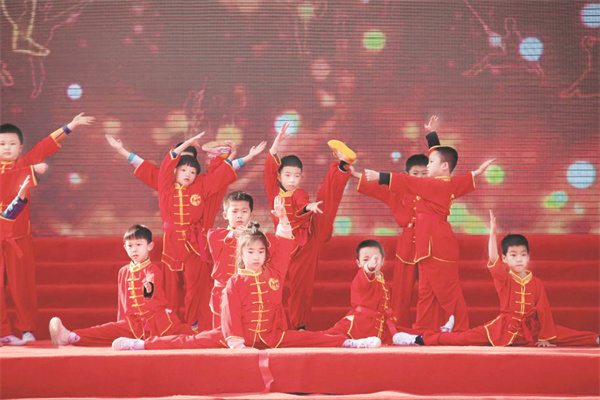 5-4 8 2武术表演.jpg