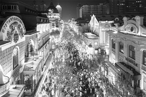 2-1 1 1 1月9日，游客在哈.jpg