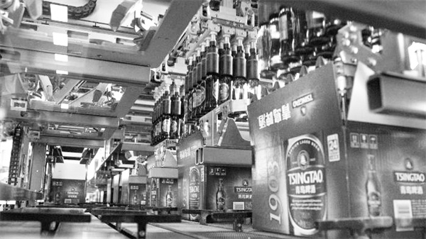 6-1 1 青岛啤酒新角色.jpg