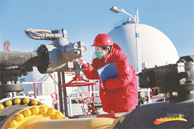 8-1 1 冀东油田员工在.jpg