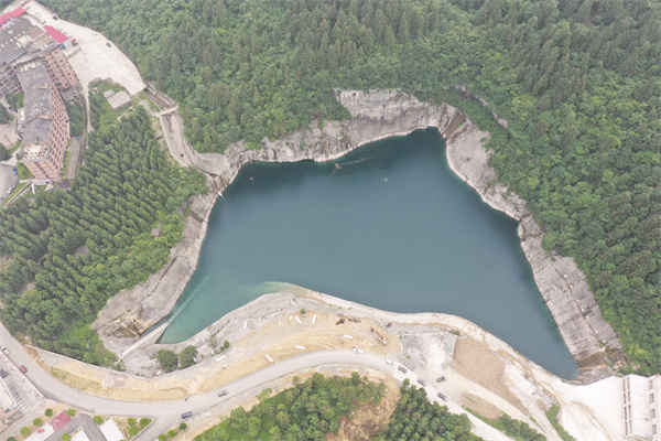 8-2 茨竹湾水库.jpg