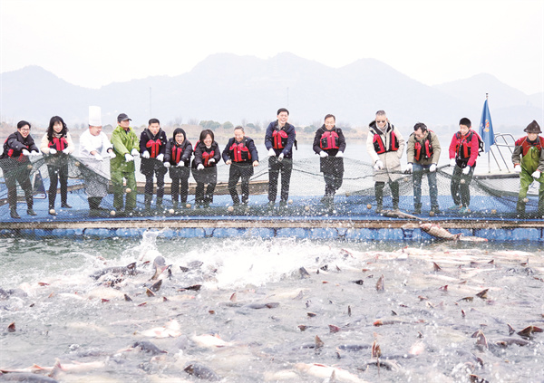 1706535530732775.jpg 湘湖年鱼节-朱旭洁摄 (1).jpg