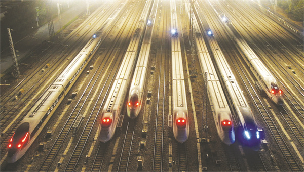 1706536300443442.jpg 4-1 1,1月26日凌晨,动车组.jpg