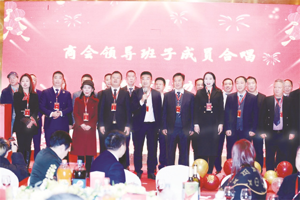 8-4 5 1班子成员合唱《团结就是力量》（主图）.jpg