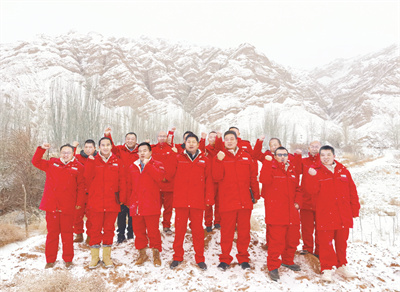 4-4 4 踏勘队员们的合影.jpg