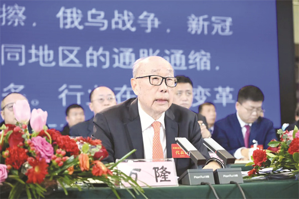 1708601853855085.jpg 4-2 2:万洲国际董事局主席、双汇发展董事长万隆.jpg