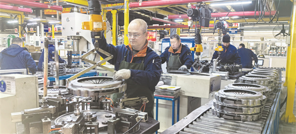 5-1 1 “热辣滚烫”开新.jpg