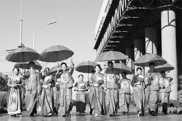 1709723005123882.jpg 2-2 2,举行集体婚礼.jpg