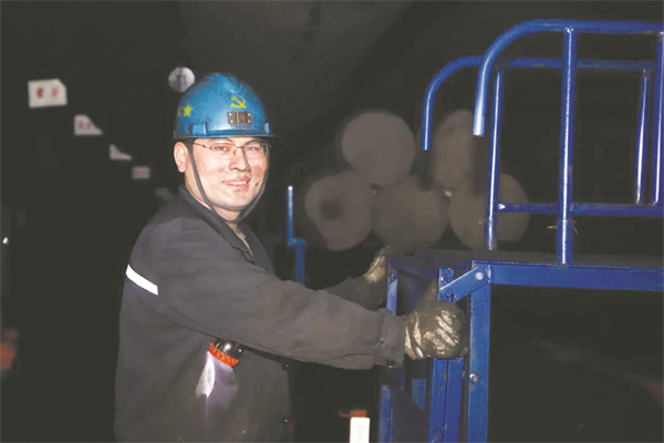 1709813347832949.jpg 1-3 2 全国人大代表张世丽.jpg