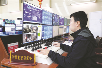 1711858025380878.jpg 4-1 1 图为李龙军通过NO.jpg