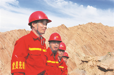 4-2 2 登顶后，脸上的汗.jpg