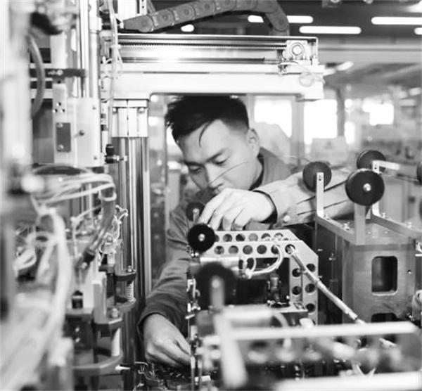 1712835549681772.jpg 3-1 1 科宁电机生产车间 倪傲杰 供图.jpg