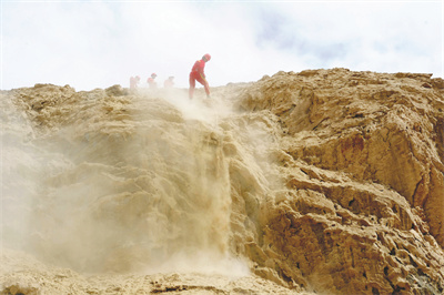 4-2 2 1 腾云驾雾奔赴战场.jpg