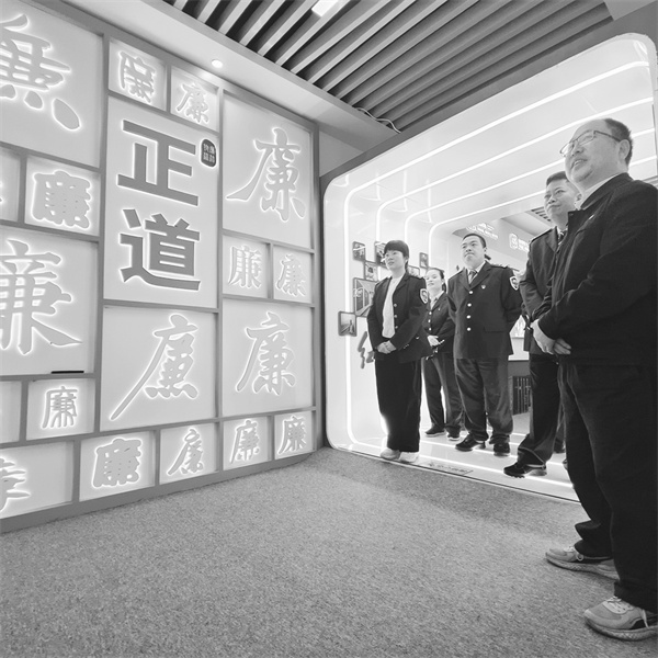 6-3 7 备用图片新闻 合作共建筑平安.jpg