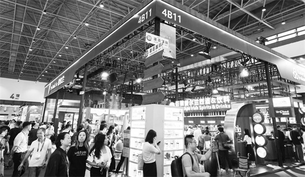 1713186585504388.jpg 3-1 1,第四届消博会爱尔兰国家馆 杨冠宇 摄.jpg