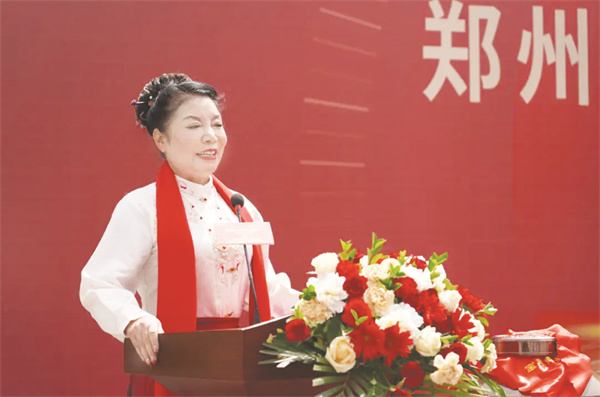 1713954578696980.jpg 8-2 1 2 图2为:圆方集团党委书记、总裁薛荣.jpg