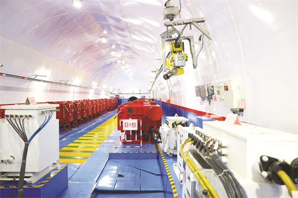 5-4 6（图片新闻）刘庄煤矿巡检.jpg