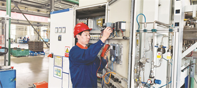 1715506596943985.jpg 8-1 1、电气设备“维修达人”.jpg