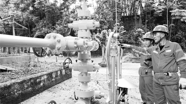 6-3 图5连续16年安全生产.jpg