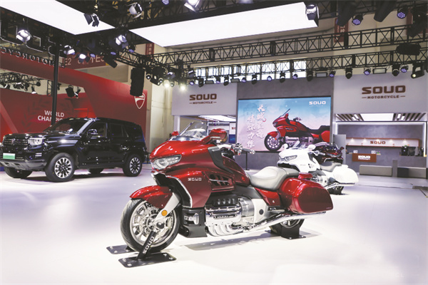 1-1 图1长城灵魂品牌首款豪华旗舰旅行摩托车完成全球首秀。.jpg