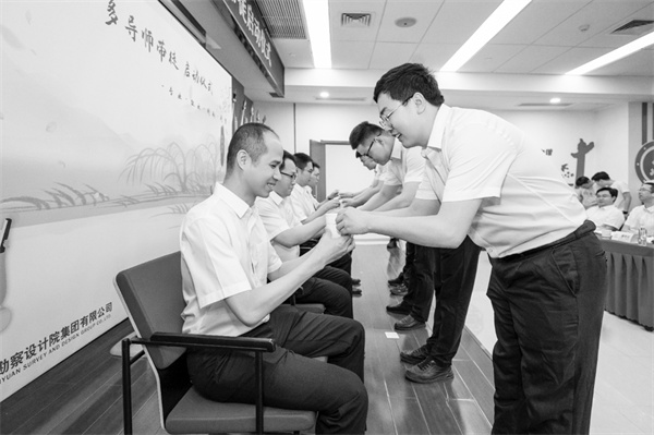 7-1 图2这种人才培养方式在职工中火了.jpg