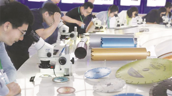 1-2 3 以“专”为本造.jpg