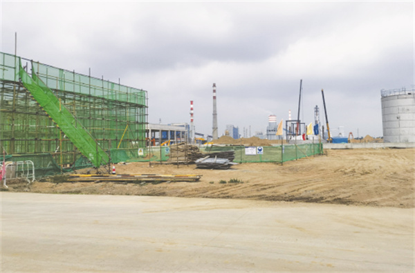 1719398444798911.jpg 1-2 2,正在建设中的清华.jpg