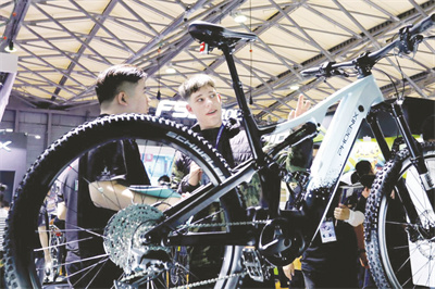 1-3 2 2024年5月5日，第32届中.jpg