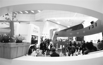 3-2 3（达沃斯配图）6月26日.jpg