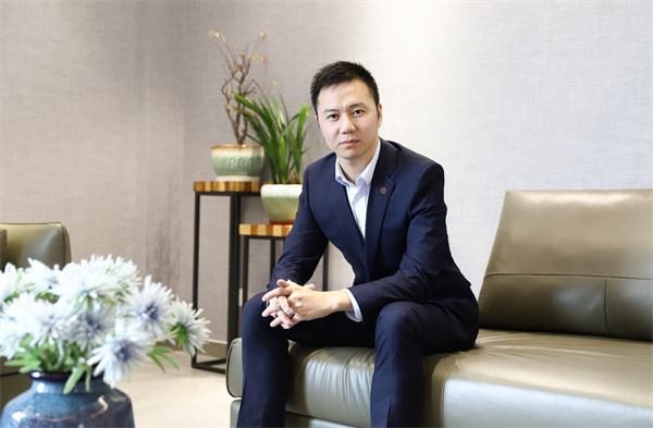 3何仕勇 生物科技.jpg