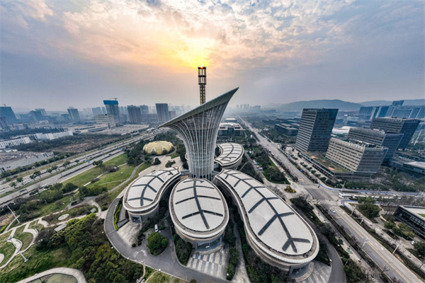 1 1,位于武汉中国光谷未来科技城的武汉新能源研究院大楼。 伍志尊 摄.jpg