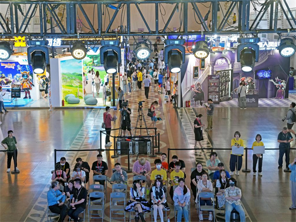 1720522876342074.jpg 2 “二次元”何以展现“破次元”吸引力.jpg