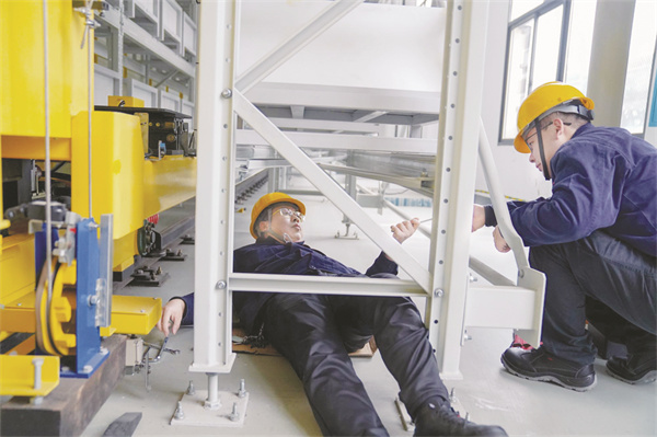 4-1 3 ”全国技术能手.jpg