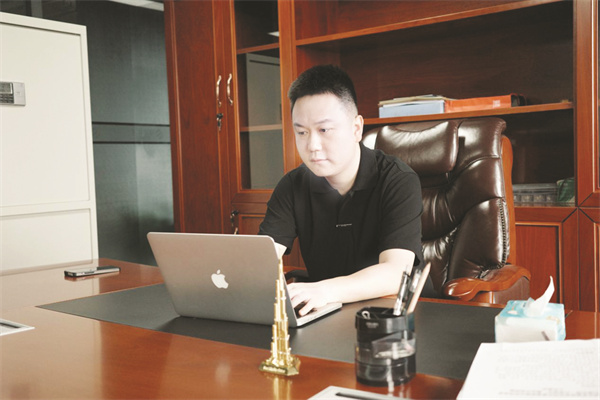 8-3 3数据分析专家杨嘉玮.jpg