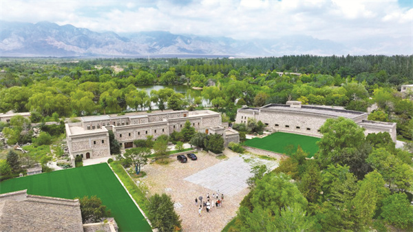 1723471297757744.jpg 1-3 1 3,游客在宁夏志辉源.jpg